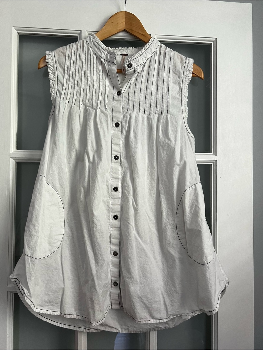 Free People White Sleeveless Pintuck Button Tunic